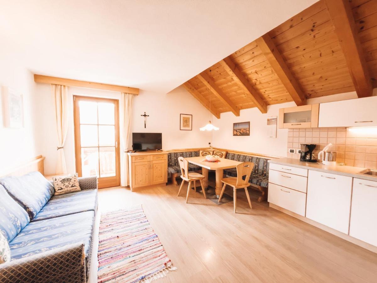 Apartment Fedares La Valle Luaran gambar