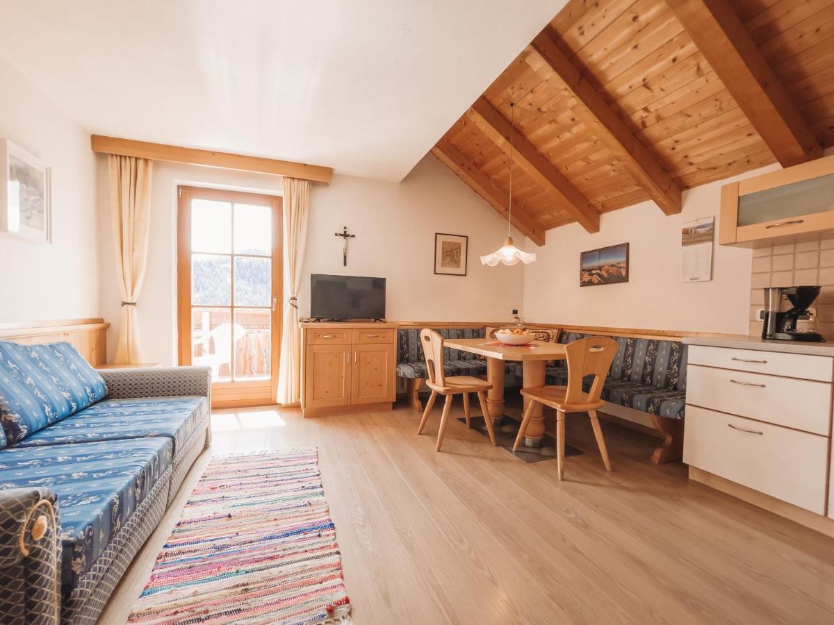 Apartment Fedares La Valle Luaran gambar