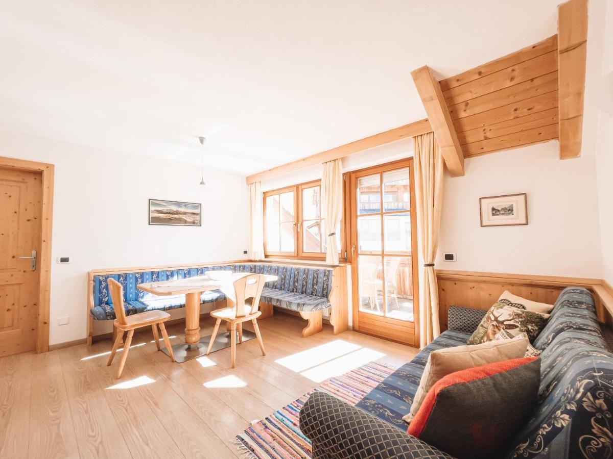 Apartment Fedares La Valle Luaran gambar