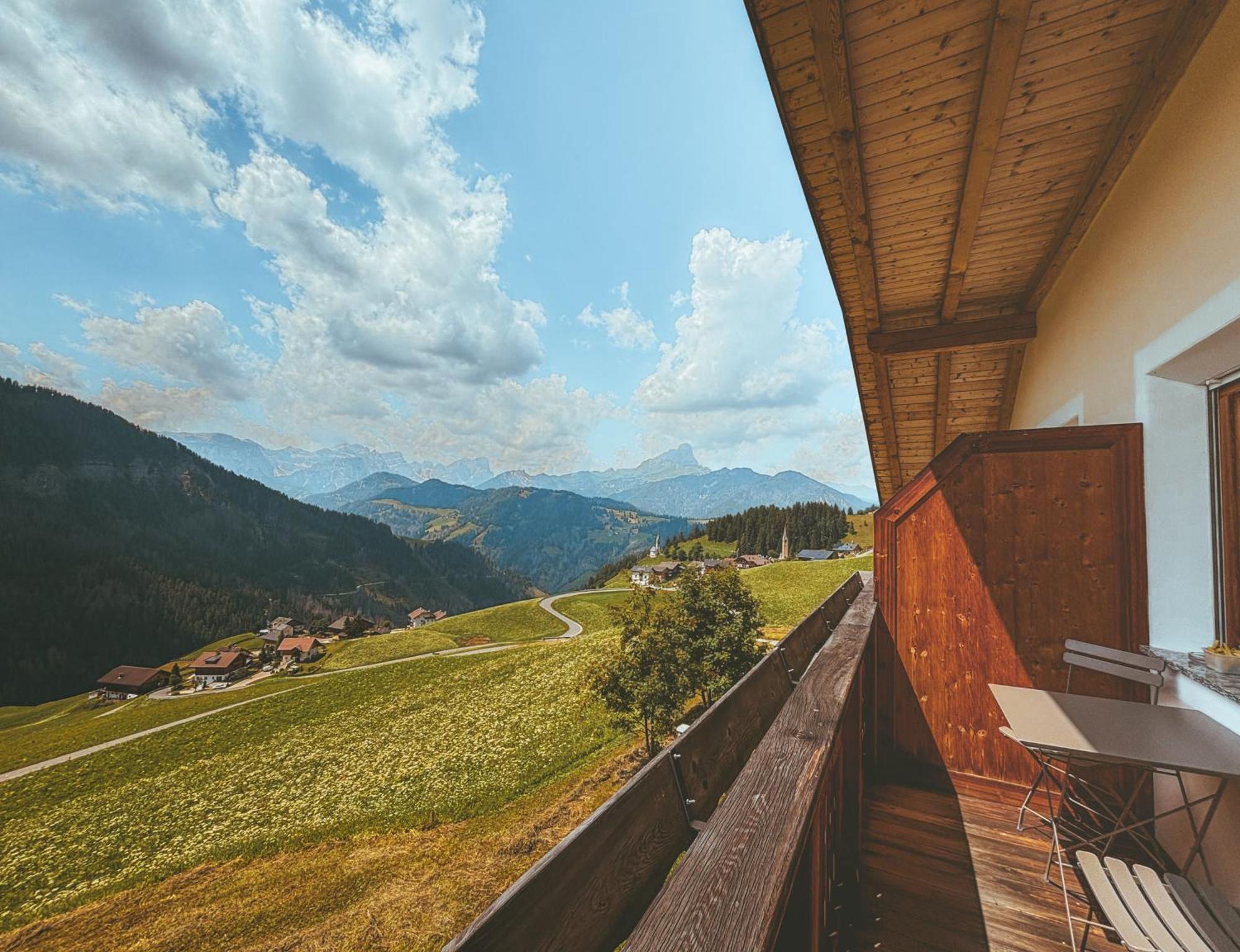 Apartment Fedares La Valle Luaran gambar